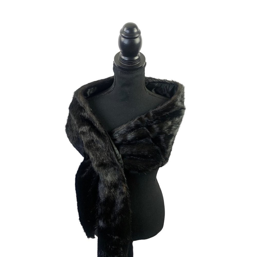Simply Vera Women's Black Fuzzy Scarf